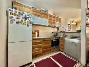 Private kitchen - Family Two Bedroom Apartment Vasko (Budva)