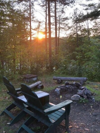 Large Cabin with Riverview in The Forks