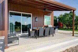 Outdoor dining - Serene Blanco Ranch with Pond Views (Blanco)