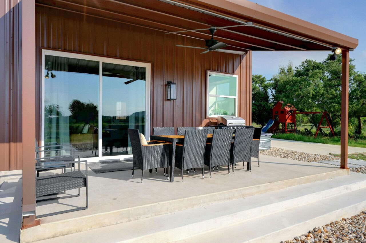 屋外ダイニングエリア