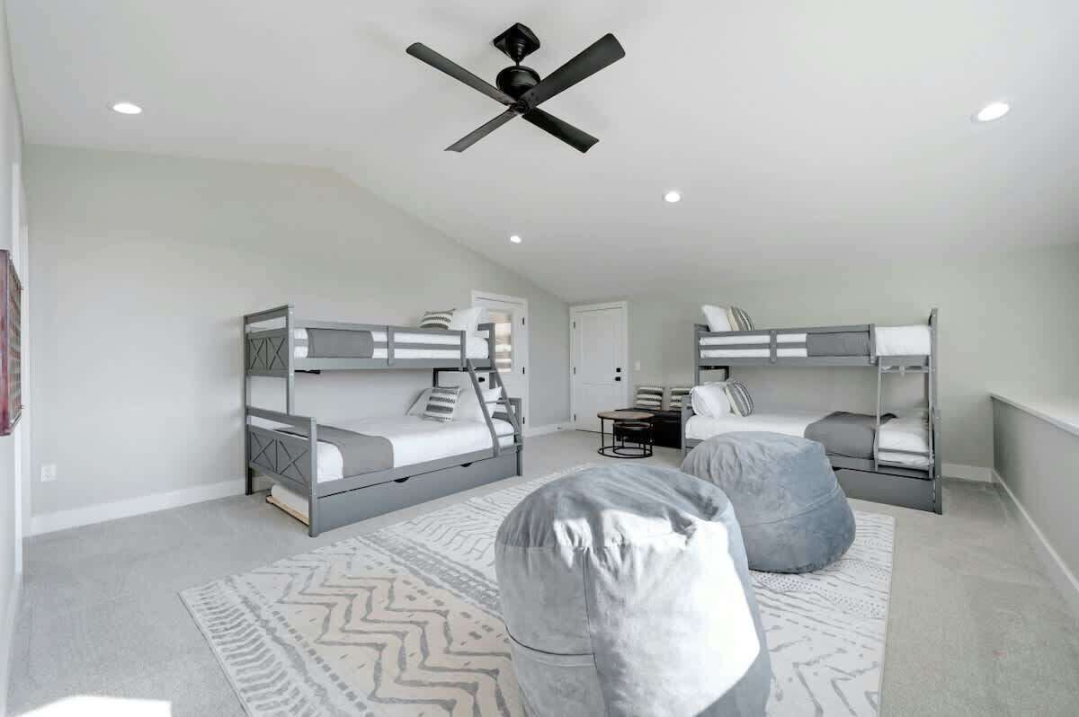 3 bedrooms, iron/ironing board, travel cot, free WiFi