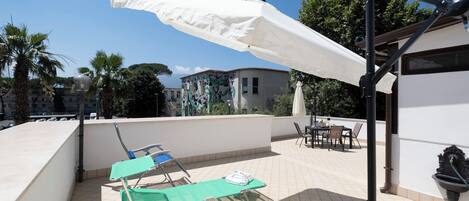 Deluxe Apartment | Terrace/patio