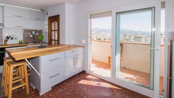 Réfrigérateur, micro-ondes, four, lave-vaisselle