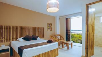 1 sovrum, memory foam-madrasser, individuell inredning och unika möbler