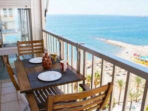 Outdoor dining - Loft in 1st Line Residential with pool (Algarrobo Costa)