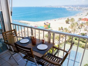 Outdoor dining - Loft in 1st Line Residential with pool (Algarrobo Costa)