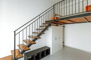 Apartment | 2 bedrooms, iron/ironing board, cots/infant beds, free WiFi - Syracuse Comfy Retreat (Syracuse)