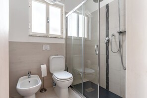 Apartment | Bathroom - Syracuse Comfy Retreat by Wonderful Italy (Syracuse)