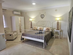 5 Schlafzimmer, Bügeleisen/Bügelbrett, Reisekinderbett, WLAN