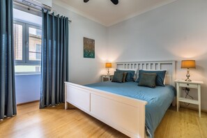 2 Schlafzimmer, Schreibtisch, Bügeleisen/Bügelbrett, kostenloses WLAN