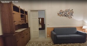 Interior - Casa Romano AD 1925 - Appartamento Donna Maria (Patti)