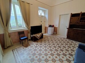 Interior - Casa Romano AD 1925 - Appartamento Donna Maria (Patti)