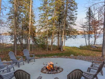 Boy Lake- Fishing, Firepit, Foosball