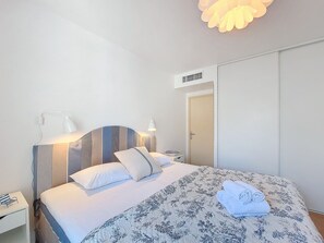 1 habitación y caja de seguridad en la habitación 