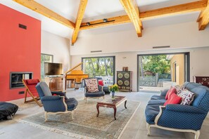 Smart TV, fireplace, printers