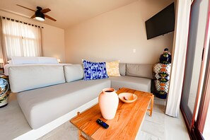 TV - Puebla boutique penthouse (Bucerías)