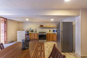 Fridge, microwave, oven, coffee/tea maker
