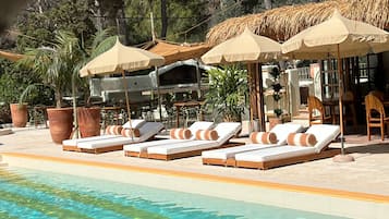 Piscina externa sazonal