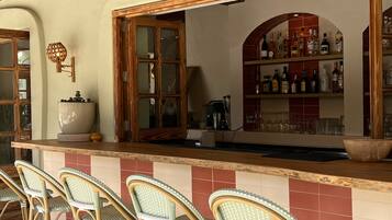 Bar (en el alojamiento)