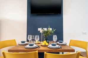 Dining - Taro's Blue Sea Apartment by Pleiades Home (Marina di Pisa-tirrenia-calambr)
