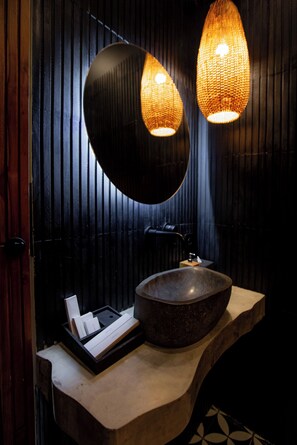 Shower, hair dryer, towels, soap - Rahya Villas Complex (Kutuh)