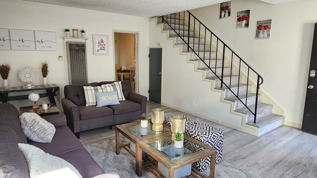Modern Inglewood Townhouse Near Sofi & Lax - Inglewood, CA