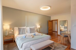 4 Schlafzimmer, Bügeleisen/Bügelbrett, WLAN, Bettwäsche