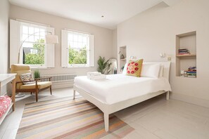 5 bedrooms, iron/ironing board, free WiFi, bed sheets - Coloured jewels by UnderTheDoormat (London)