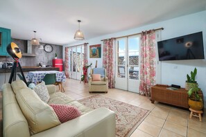 Flat-screen TV, toys - Quinta Morazes - Casa de Campo (Ribeira Grande)