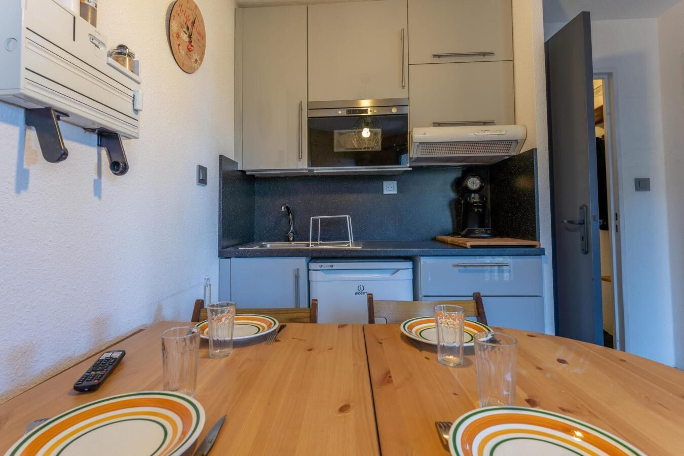 Fridge, microwave, coffee/tea maker, toaster