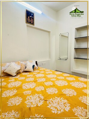 2 bedrooms, bed sheets