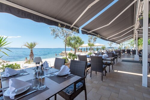 Luxury Villa David's two heated pools 38m2 bbq Seaview