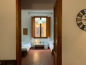 Apartment | 2 bedrooms - Sdrucciolo dei Pitti First Floor (Florence)