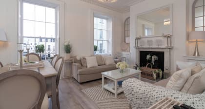 Gloucester Place Townhouse with Hot Tub