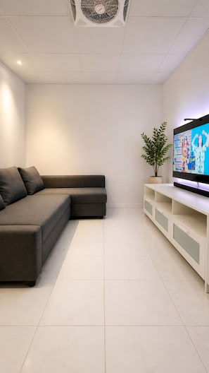 Shared Dormitory, Mixed Dorm | Living area - WeStay Capsule Hostel (Bur Dubai)
