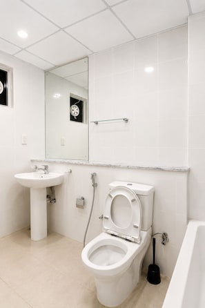 Shared Dormitory, Mixed Dorm | Bathroom - WeStay Capsule Hostel (Bur Dubai)