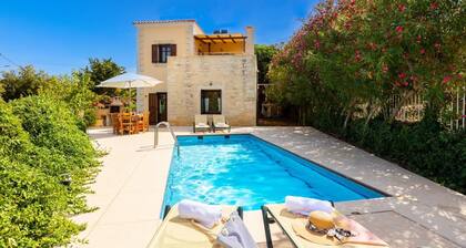 Villa Lotus - Three Bedroom Villa, Sleeps 6