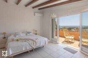 3 chambres, fer et planche à repasser, Wi-Fi gratuit