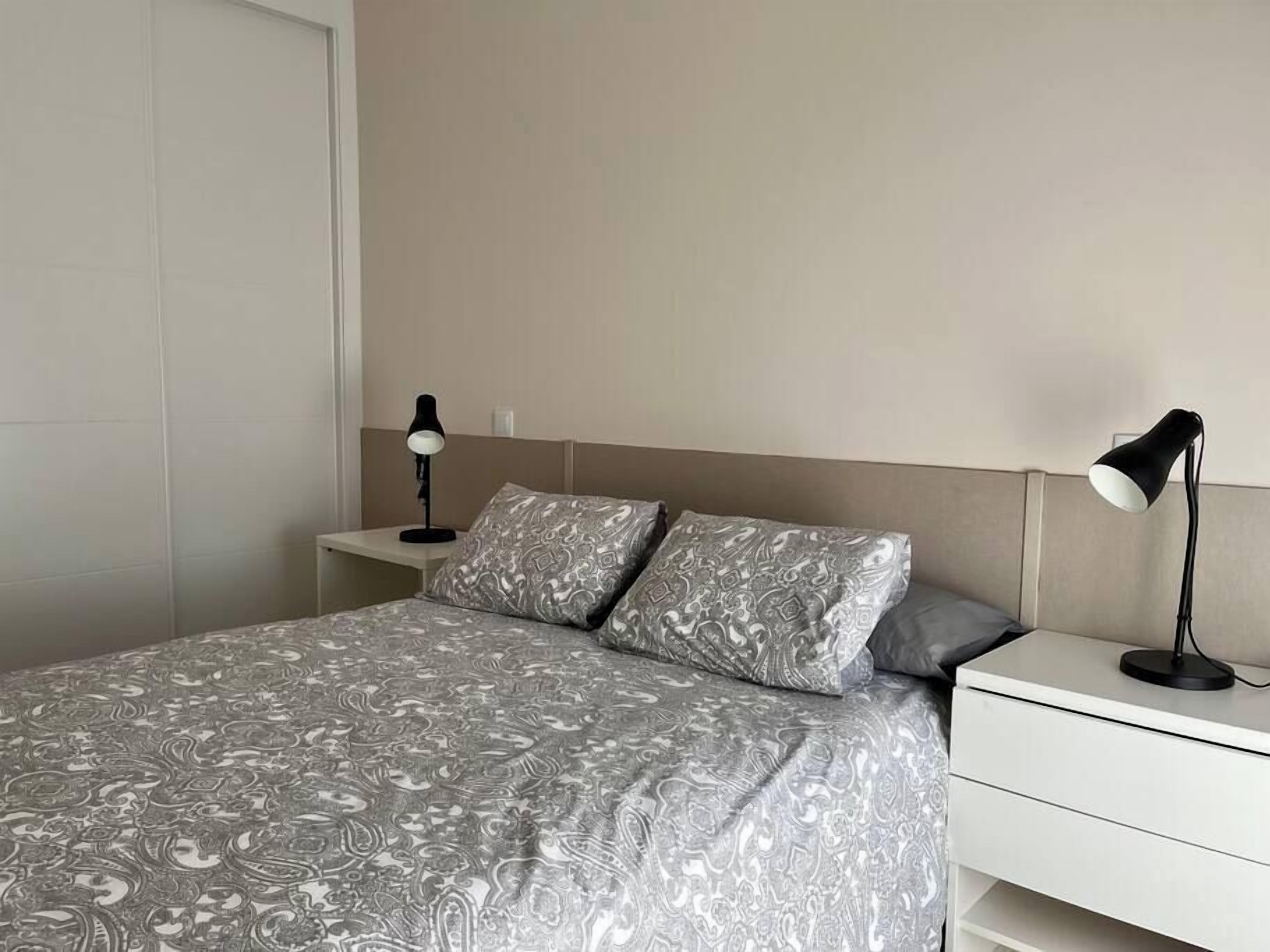 3 dormitorios, tabla de planchar con plancha, wifi y ropa de cama
