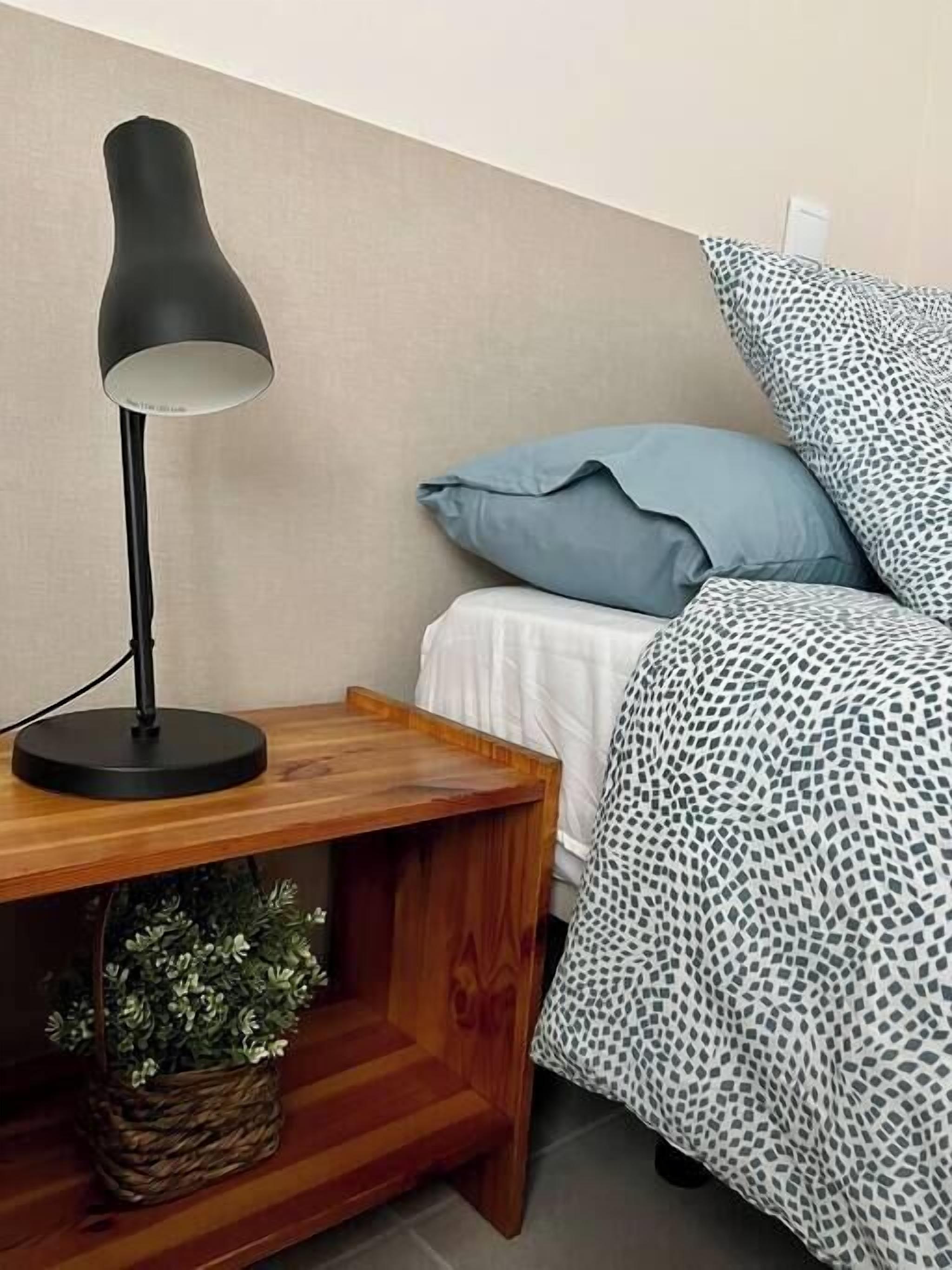 2 slaapkamers, een strijkplank/strijkijzer, reisbedje, wifi