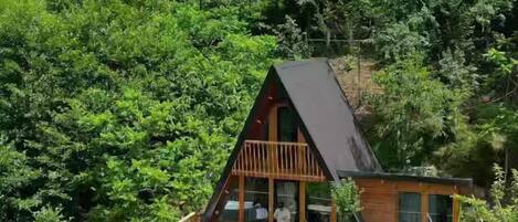 Comfort Cottage, Balcony, Lake View | Terrace/patio