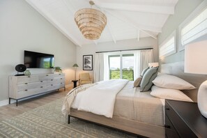 3 chambres, bureau, fer et planche à repasser, lit parapluie