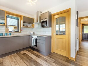 Dishwasher, cookware/dishes/utensils