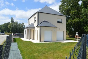 Exterior - Contemporary house in Vildé guingalan 5 km from Dinan P M R from 2 to 10 people (Vildé-Guingalan)