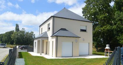 maison contemporaine à Vildé guingalan à 5 km de Dinan P M R de 2 à 10 personnes