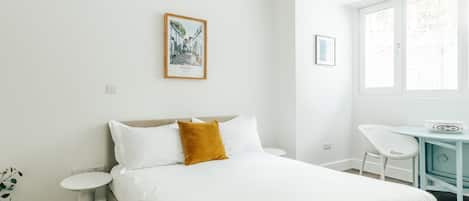 1 chambre, fer et planche à repasser, Wi-Fi, draps fournis