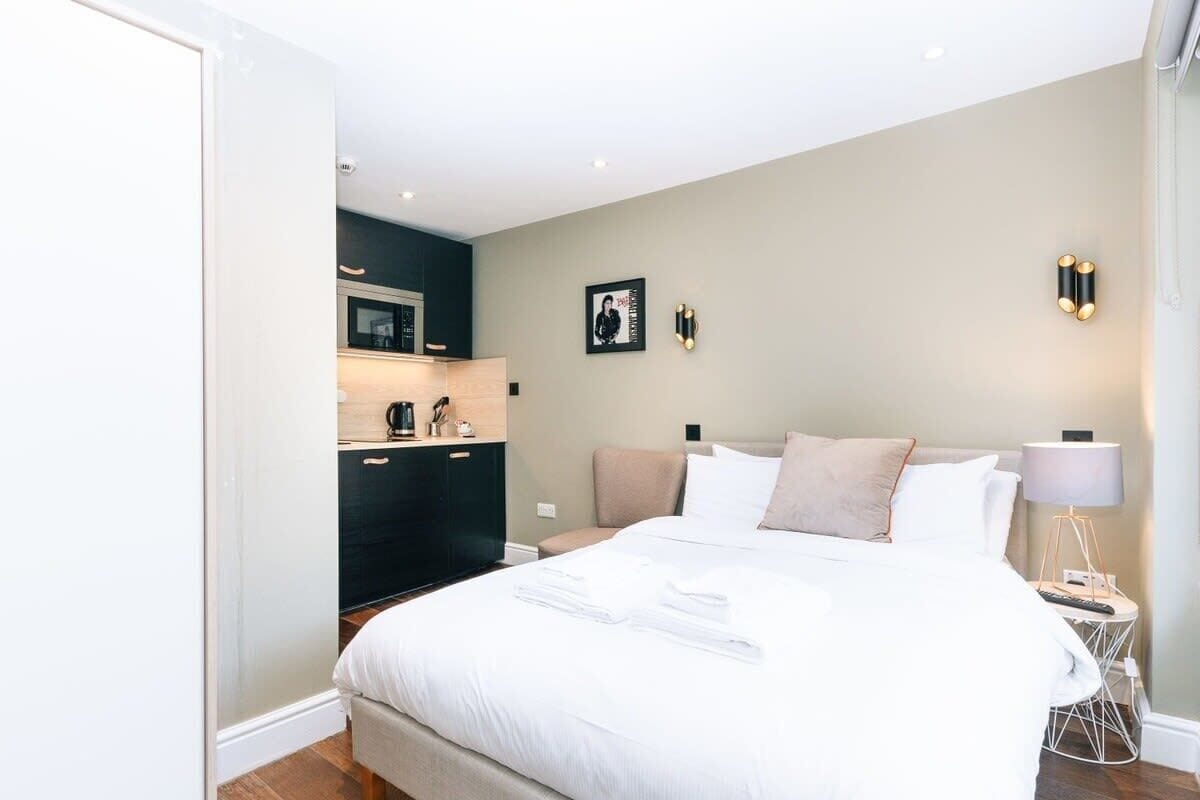 1 chambre, fer et planche à repasser, Wi-Fi, draps fournis