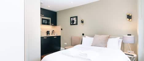 1 chambre, fer et planche à repasser, Wi-Fi, draps fournis