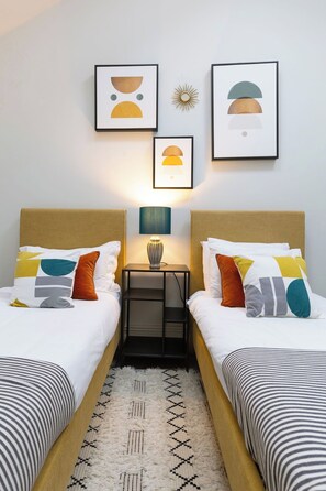 2 bedrooms, iron/ironing board, travel cot, free WiFi