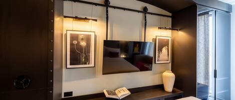 1 habitación, tabla de planchar con plancha, wifi y ropa de cama